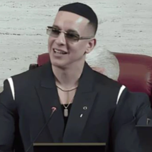 Daddy Yankee recibe un histórico homenaje en el Senado de Puerto Rico