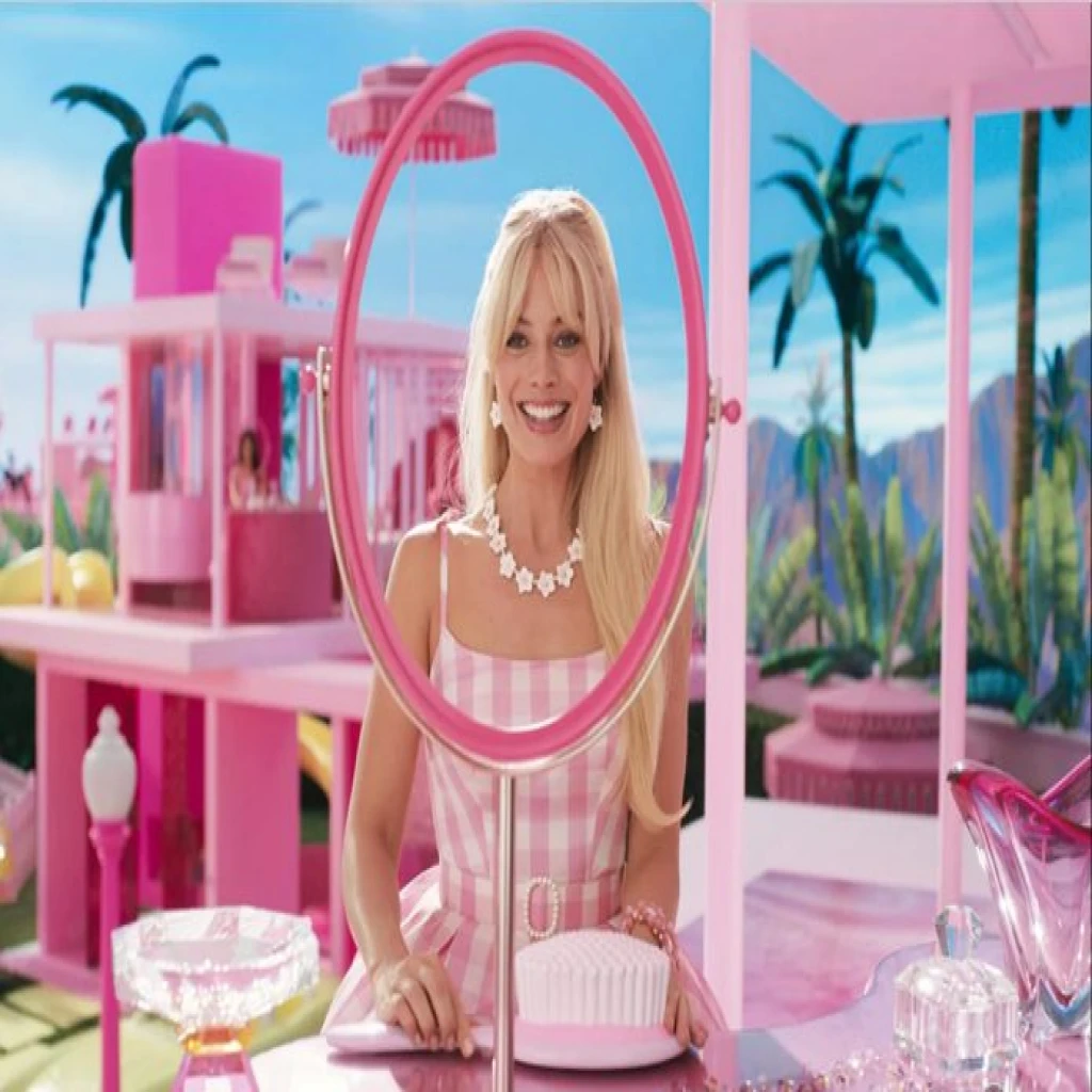 Barbie cerca de estar entre las 10 peliculas mas taquilleras de ee uu