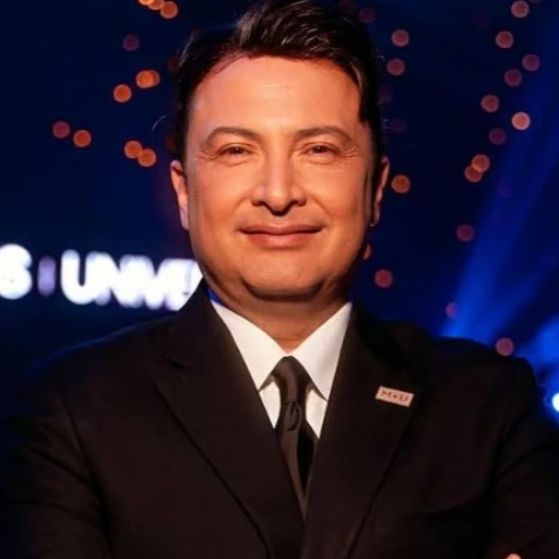 Director de Miss Universo deja el cargo en medio de acusaciones y procesos legales