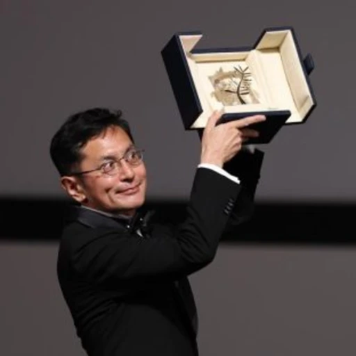 Studio Ghibli recibió la Palma de oro de Honor con Miyazaki en la distancia