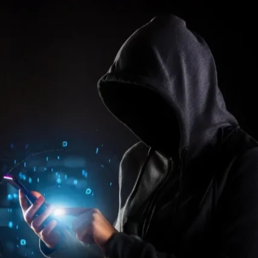 Códigos QR, rostros y voces clonadas con IA, nueva ola de ciberestafas